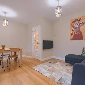  Apartamento Vivienda Turistica Reformada En Zona Residencial Con Garaje Y Wifi España