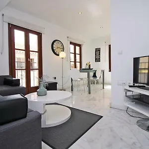https://tribuna-carreteria.hotelsinnerja.org